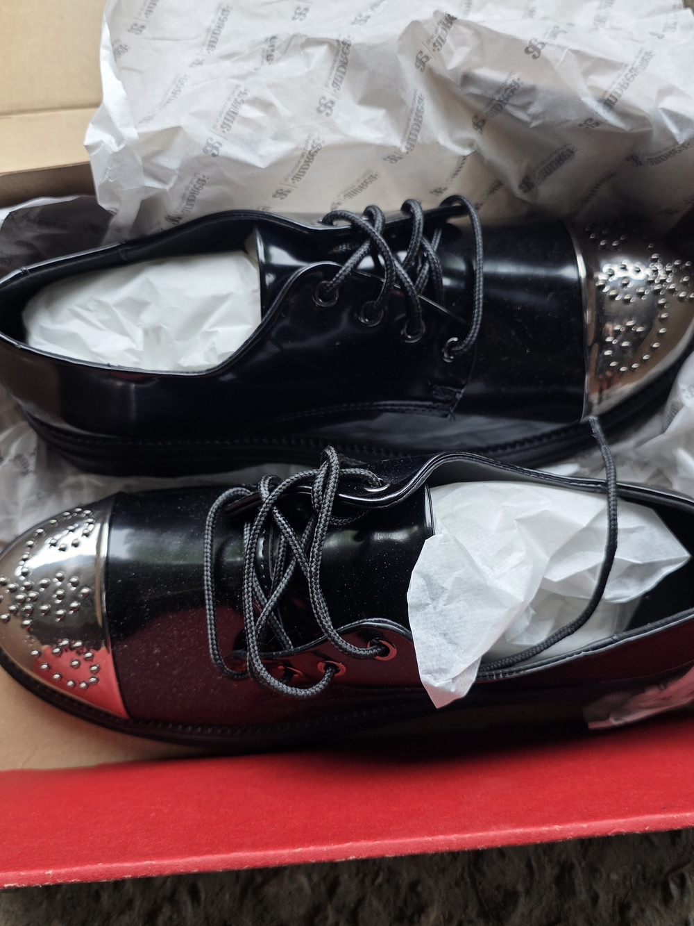 ANDREA FENZI Black Patent Lace-Up Oxfords with Silver Studded Toe Caps